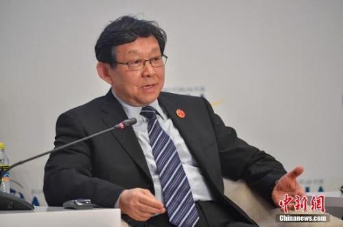 3月28日，博鳌亚洲论坛2019年年会“全球治理向何处去：思辨与思变”分论坛在海南博鳌东屿岛大酒店举行。图为中国商务部原部长、海峡两岸关系协会原会长、现任中国外商投资企业协会会长陈德铭出席论坛。/p中新社记者 骆云飞 摄