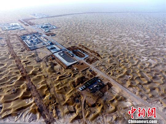顺北油气田鸟瞰一景。　谭辉 摄