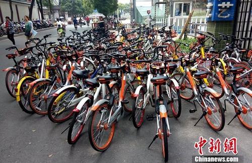 资料图：江西南昌一共享单车停放点。 /p中新社记者 刘占昆