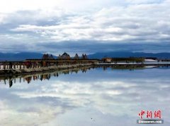 中国版“天空之镜”青海茶卡盐湖升级后正式开
