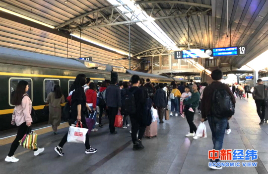 “五一”小长假火车票今日开售 多条线路将调整