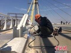 安徽：架桥修路养护忙