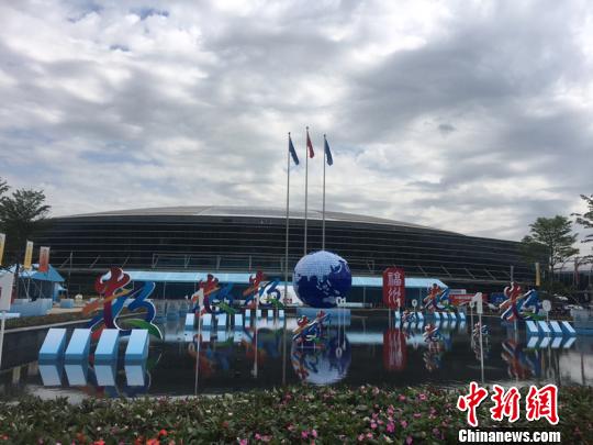 第二届数字中国建设峰会将在海峡会展中心启幕，目前场地已装点完成。(林春茵 摄) 林春茵 摄