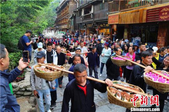 贵州西江千户苗寨景区。雷山县宣传部供图。