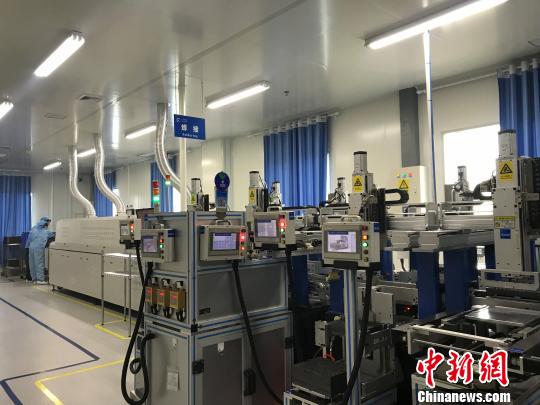 企业智能化生产线。　冷桂玉 摄