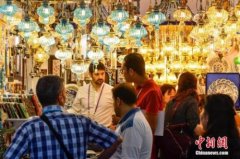 经济观察：应对外部冲击 中国手握三张好牌