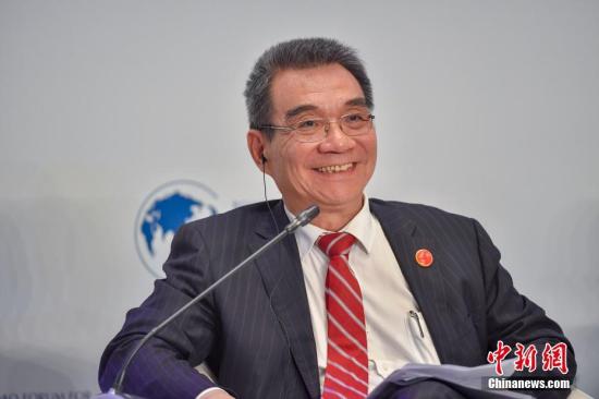 3月27日,博鳌亚洲论坛2019年年会“企业在促进社会可持续发展中的角色”分论坛在海南博鳌东屿岛大酒店举行。图为北京大学新结构经济学研究院院长林毅夫出席论坛。 中新社记者 骆云飞 摄 3月27日,博鳌亚洲论坛2019年年会“企业在促进社会可持续发展中的角色”分论坛在海南博鳌东屿岛大酒店举行。图为北京大学新结构经济学研究院院长林毅夫出席论坛。 /p中新社记者 骆云飞 摄