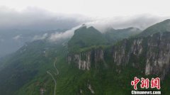 湖北恩施探索全域旅游扶贫 农民吃起“旅游饭”