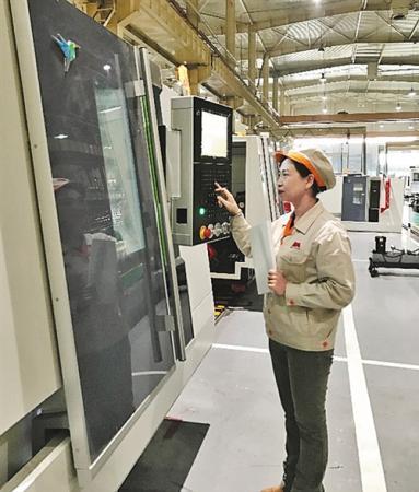 创新一线上的“硬核美女”