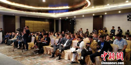 2019中国国际大数据产业博览会“新闻发布会”现场 曾实 摄