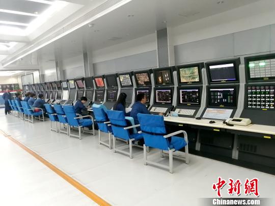 大港石化VOCs全厂监测预警试点项目，实现智能化管控。　张文龙 摄