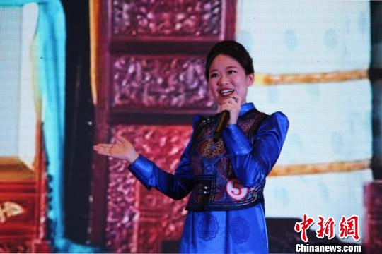 图为参赛选手比赛精彩瞬间。 董亮 摄 图为参赛选手比赛精彩瞬间。 董亮 摄