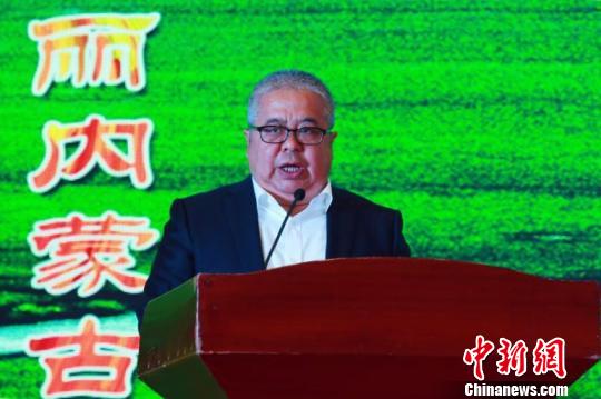 图为内蒙古自治区文化和旅游厅副厅长蔚治国致辞。 董亮 摄 图为内蒙古自治区文化和旅游厅副厅长蔚治国致辞。 董亮 摄