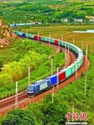 俄罗斯)专线运贸一体化班列运输货值突破3.8亿美元 俄罗斯)专线运贸一体化班列运输货值突破3.8亿美元