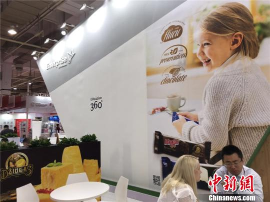 图为立陶宛展馆 李佳赟 摄
