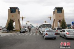 中哈霍尔果斯国际边境合作中心助吉国客商演绎出彩