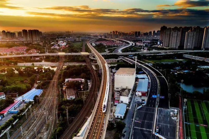 时隔五年，世界银行又安利中国高铁
