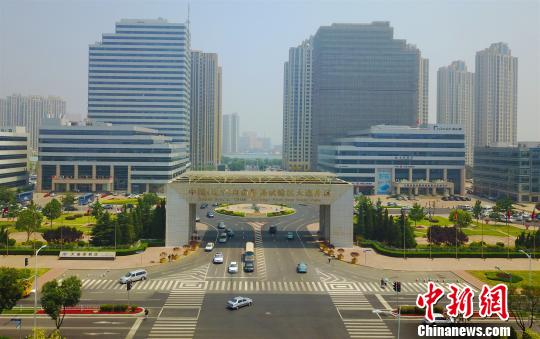 图为大连自贸区。　朴峰 摄