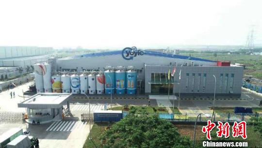 图为位于中国？印尼经贸合作区内、总投资5000万美元的蒙牛印尼工厂外观。蒙牛印尼公司 供图